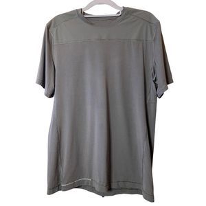 Lululemon Men's Athletic Performance‎ activewear gray short sleeve shirt Sz M